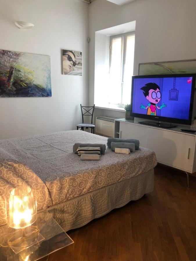 Emma Home Adiacente Alla Piazza Ducale Vigevano Exterior foto