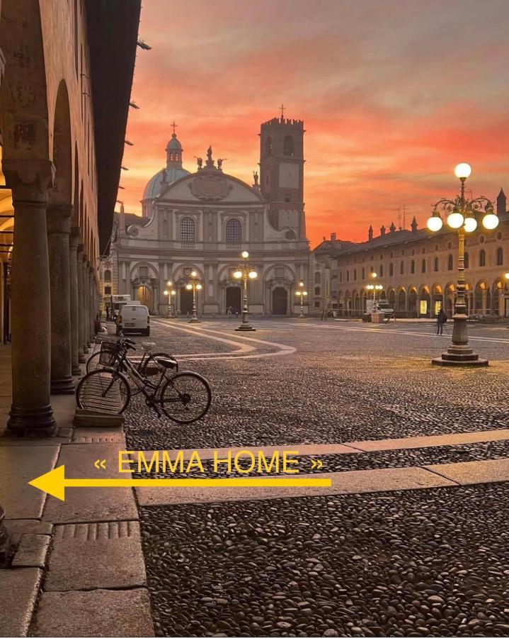 Emma Home Adiacente Alla Piazza Ducale Vigevano Exterior foto