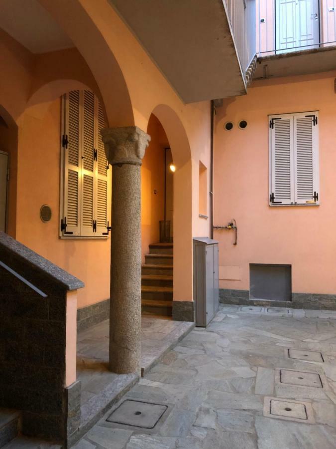 Emma Home Adiacente Alla Piazza Ducale Vigevano Exterior foto